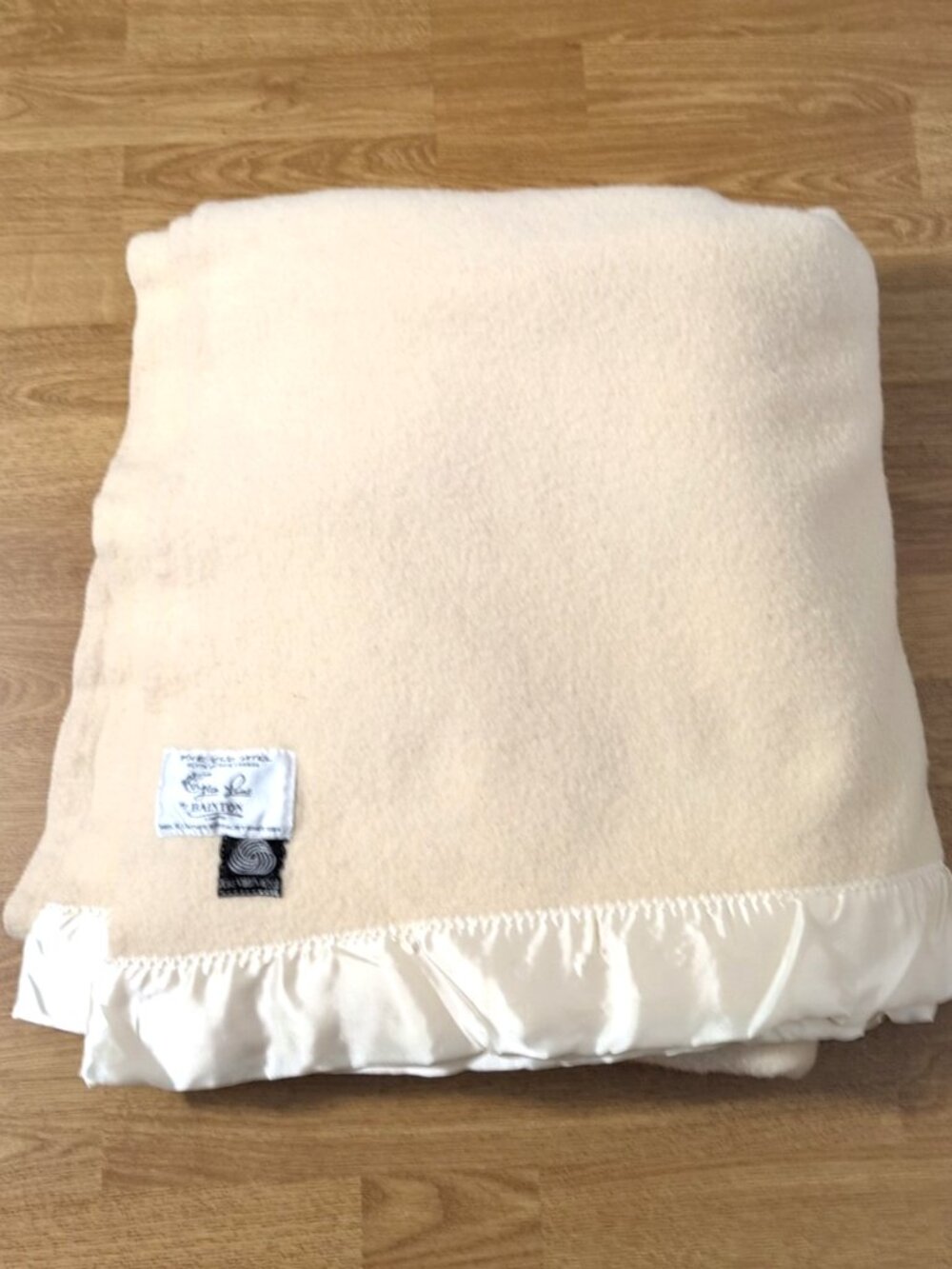 Vintage Bainton Ltd. Glen Laine Pure Virgin Wool Blanket 65x78" Cream Canada GUC